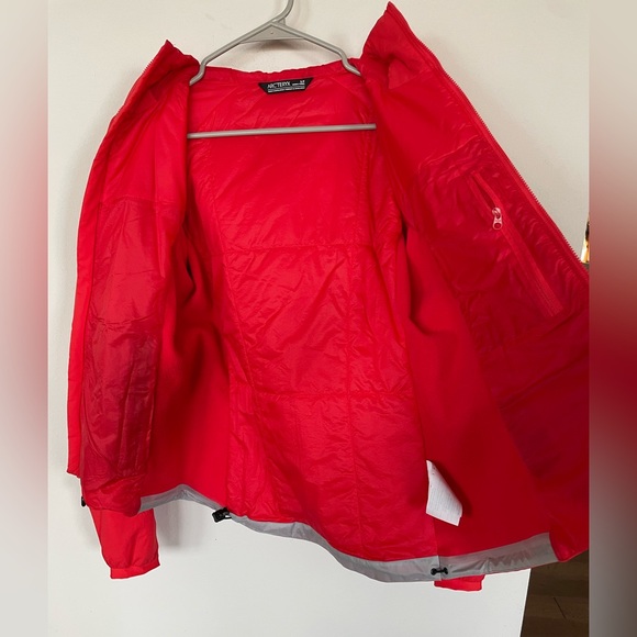 Arc'teryx Women's Atom LT Hoody In Orange-Red Size Small Very New - Picture 7 of 13